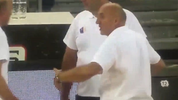 Πήρε την ομάδα κι έφυγε ο προπονητής της Μόρναρ στο Κλουζ