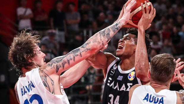 ΕΟΚ: Επιστολή διαμαρτυρίας στη FIBA για τη διαιτησία