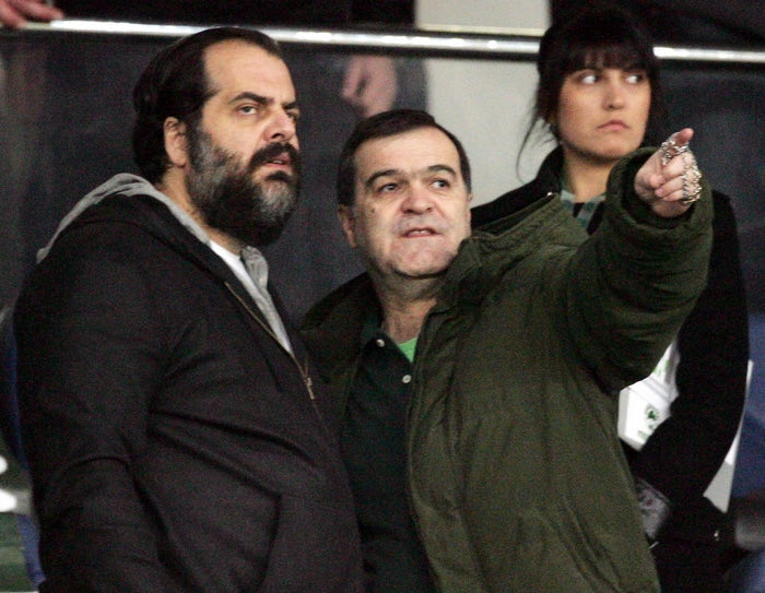 Ετοιμάζει απάντηση και πλάνα ο Βγενόπουλος