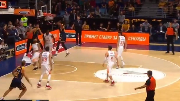 EuroLeague: Σβεντ κερνάει, Μπούκερ και Έβανς κατεδαφίζουν