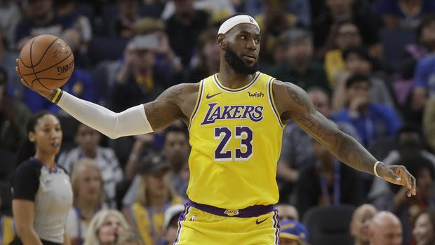 Ιαχές “MVP” για τον ΛεΜπρόν έπειτα από 7 λεπτά σε… εκτός έδρας αγώνα!