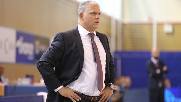 Μανωλόπουλος: “Δεν θυμάμαι πολλούς σαν την οικογένεια Μπούμπουρα, δύσκολη και επίπονη η EuroLeague”