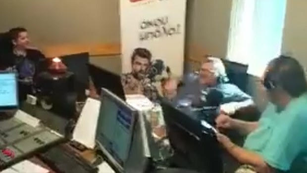 On air τούμπα του Μίχου σε ατάκα του Διαμαντόπουλου για τα 700 του Ρονάλντο