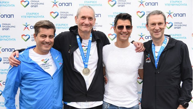 Η «Ομάδα Προσφοράς ΟΠΑΠ» έκοψε πρώτη το νήμα στον 37ο  Μαραθώνιο της Αθήνας