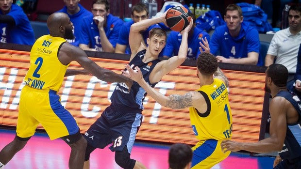 Ζενίτ – Μακάμπι 71-82: Πάτησε το γκάζι στο Β’ μέρος και συνεχίζει στην τετράδα
