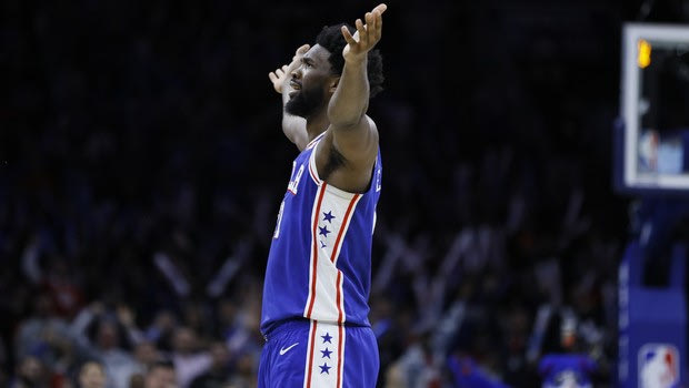 NBA: Το “τρελό” καλάθι του Εμπίντ στην κορυφή του Top-5