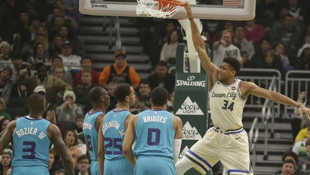 NBA: Με πολύ… Γιάννη τα καλύτερα καρφώματα της σεζόν