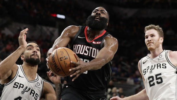 NBA: Οι διαιτητές δεν κατάλαβαν και δεν μέτρησαν το κάρφωμα του Χάρντεν