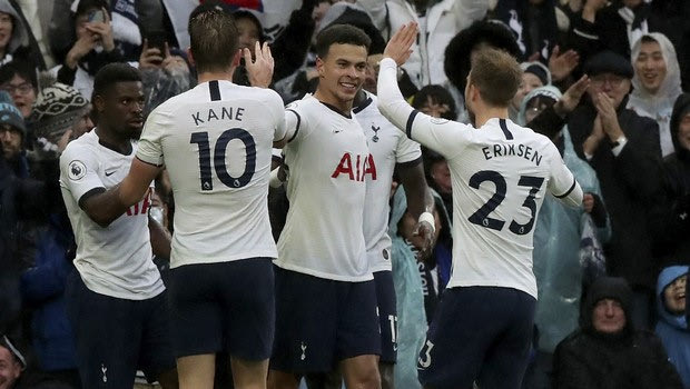 LIVE: Premier League (1/1, 17:00)
