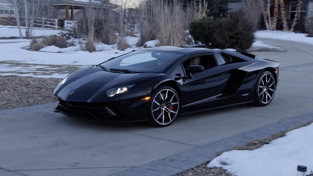 Lamborghini: Μια αληθινή χριστουγεννιάτικη ιστορία σε video