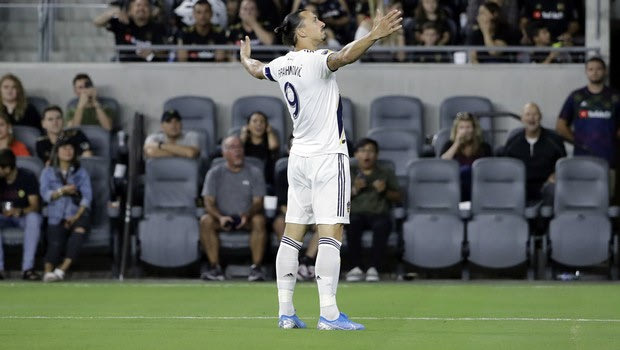 Gazzetta dello Sport: “Ο Ιμπραχίμοβιτς επέλεξε να επιστρέψει στο Μιλάνο”