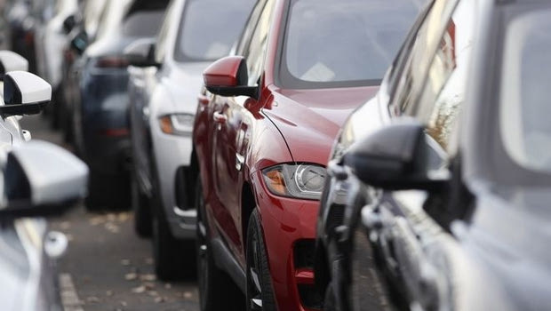 Αυτοκίνητο: Άνοδος στις πωλήσεις – ραγδαία αύξηση στα SUV και στη βενζίνη