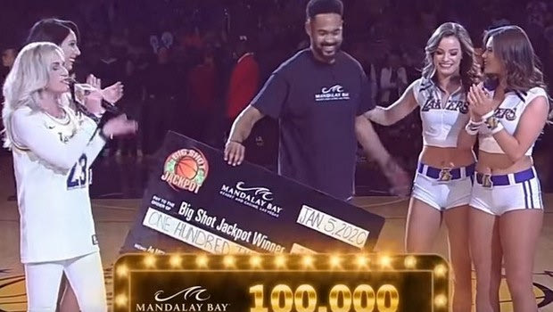 NBA: Φίλος των Λέικερς έφυγε με 100.000 δολάρια από το Staples Center