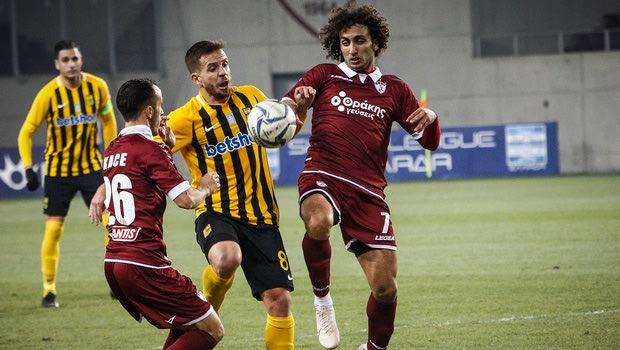 Super League 1: Κλήθηκε σε απολογία η ΑΕΛ για την ρατσιστική συμπεριφορά στον Μπα