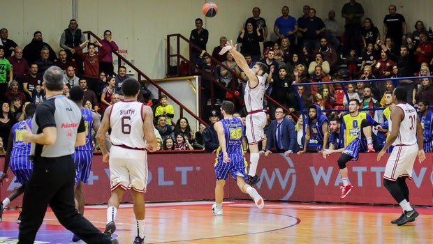 Ήφαιστος – Λαύριο: Το buzzer beater του Πελεκάνου