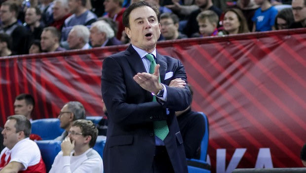 Πιτίνο: “Οι Ρώσοι είναι φυσιολογικοί, στην Ελλάδα επικρατεί πανικός”