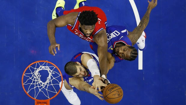 NBA: Το μπλοκ του Εμπίντ στον Μόρις στην κορυφή του Top-5