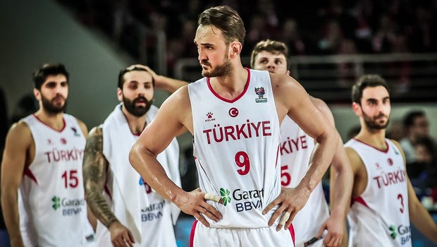EuroBasket 2021: Εντός έδρας “σφαλιάρες” για Τουρκία και Λετονία