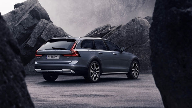 Με ήπια υβριδική τεχνολογία τα ανανεωμένα Volvo S90 – V90