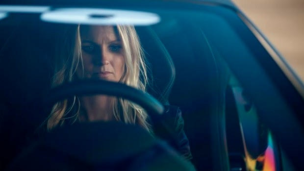 Η όμορφη κασκαντέρ που αγαπά τις Alfa Romeo