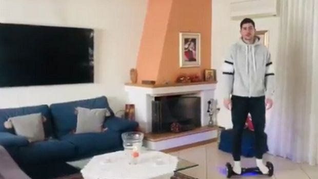 Κορονοϊός: Ο Μωραΐτης σκοράρει πάνω σε hoverboard
