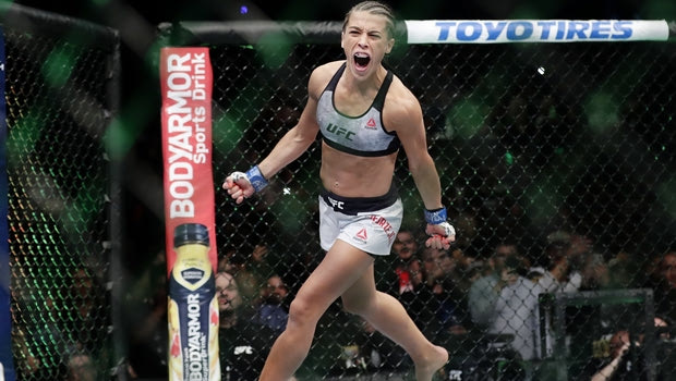 Το πρόσωπο της Jedrzejczyk μετά τον αγώνα της με την Weili σοκάρει
