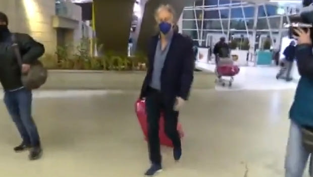 Ζεζούς σε δημοσιογράφους: “Θα έπρεπε να κολλήσετε κορονοϊό”