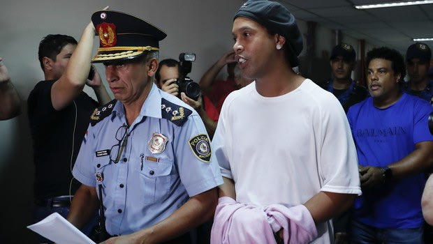 Ροναλντίνιο: Όλες οι ομάδες των φυλακών τον θέλουν για συμπαίκτη τους!