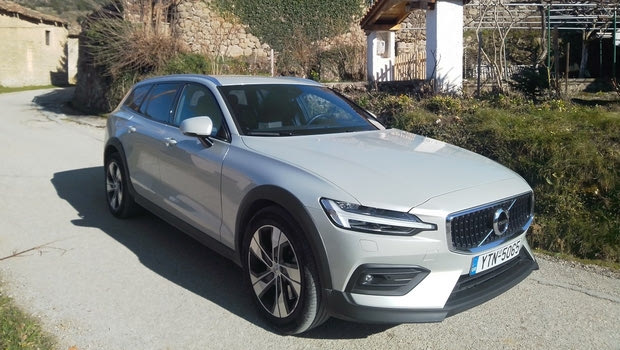 Στο δρόμο με το Volvo V60 Cross Country