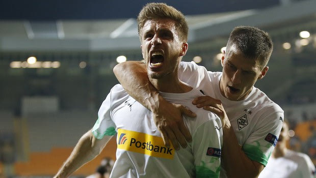 Bundesliga: Η Γκλάντμπαχ γεμίζει το γήπεδο της με φωτογραφίες των οπαδών της