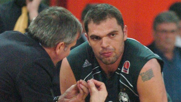 Δημήτρης Παπανικολάου: Ο Πίπεν, ο Ομπράντοβιτς και το τάιμ άουτ
