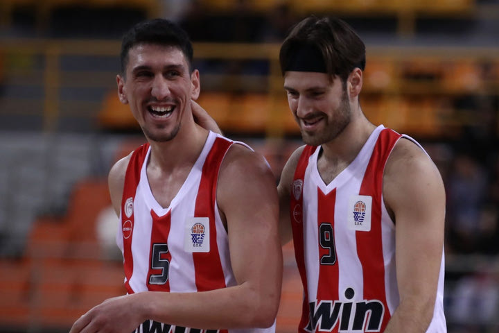 Ο Λαρεντζάκης στο SPORT24: “Θεωρώ πως ο κόουτς είναι ικανοποιημένος, έχουμε αρμονία και παίζουμε όμορφο μπάσκετ”