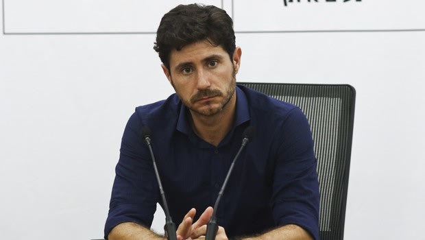 Βίκτορ Σάντσεθ: Ο πρώην “ερυθρόλευκος” ξέσπασε κατά της ισπανικής κυβέρνησης