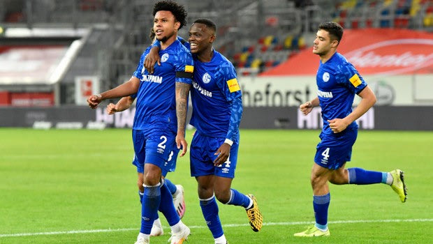 Φορτούνα – Σάλκε 0-1: Το πρώτο γκολ μετά από 2,5 μήνες έφερε αγκαλιές