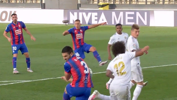 Ρεάλ – Έιμπαρ 3-1: Μείωσαν με καραμπόλα οι φιλοξενούμενοι