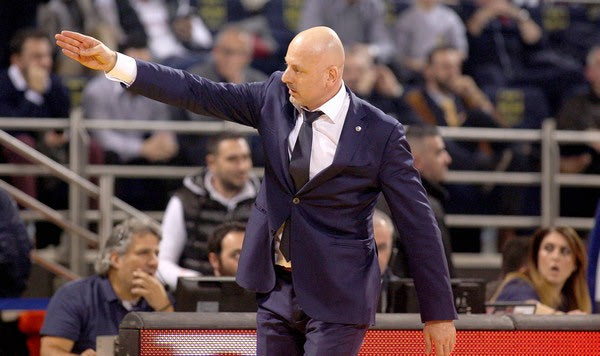 Eρυθρός Αστέρας: Ο Ομπράντοβιτς επιβεβαίωσε τις επαφές και μένει η απόφαση