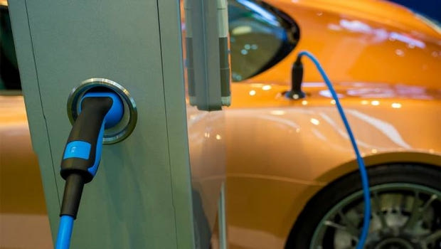 2,8 εκατ. δημόσιους σταθμούς φόρτισης θέλει η Ευρώπη
