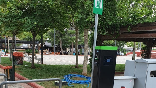 Σταθμός φόρτισης ηλεκτρικών αυτοκινήτων στο Δήμο Φυλής