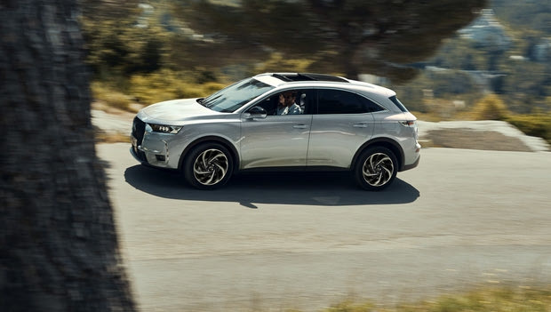 Νέο plug-in hybrid DS 7 CROSSBACK E-TENSE 225