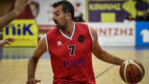Μίχαλος: “Γελοίοι, υπάρχουν παιδιά που ζουν με 200 ευρώ”