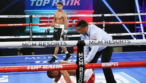 Shakur Stevenson: Νίκη με body shot στην πρεμιέρα της πυγμαχίας