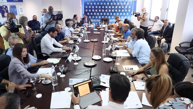 Super League: Δεν ξεκινάει το πρωτάθλημα, αν γίνει αναδιάρθρωση