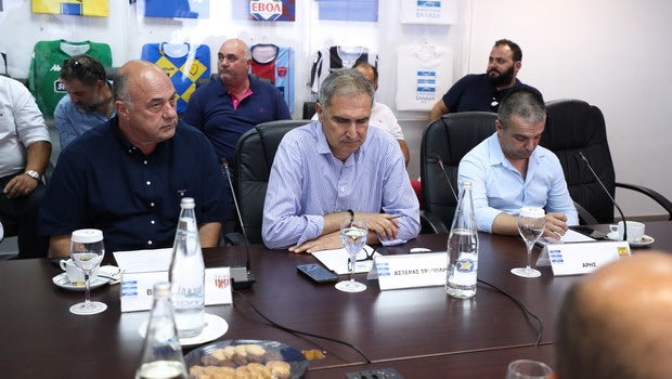 Super League: Είπε “όχι” στην αναδιάρθρωση, αποφασίζει η ΕΠΟ