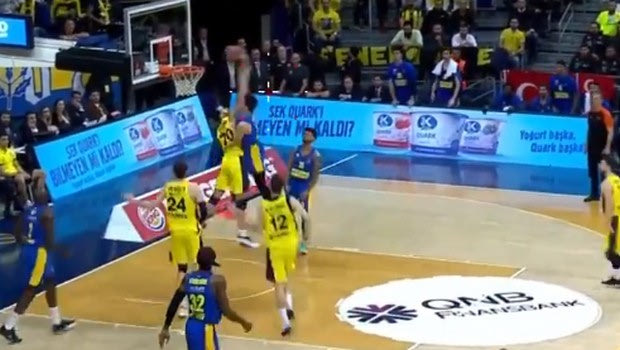 EuroLeague: Ο Ντένι Αβντίγια την Magic Moment της σεζόν 2019/20