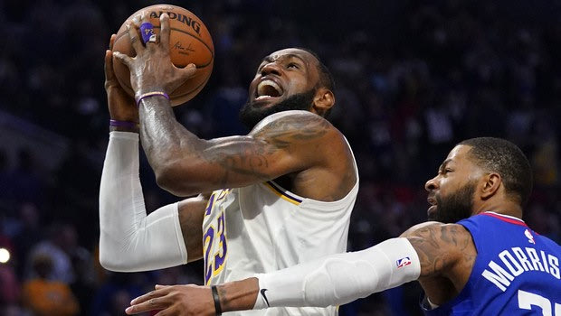 NBA: Τα κορυφαία καρφώματα του Λεμπρόν πριν το restart