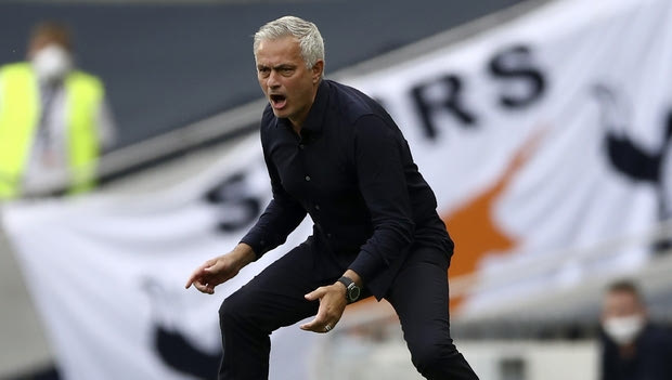 Μουρίνιο: “Το Europa League είναι σαν ο Hamilton να κατακτά τη Formula 2”
