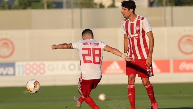 Ολυμπιακός – Ομόνοια: Η υπέροχη εκτέλεση φάουλ του Βαλμπουενά