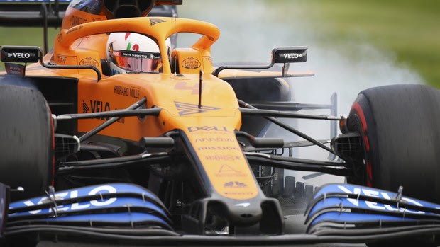 Formula 1: Η στιγμή που πέτρα σπάει τον καθρέφτη της McLaren του Λάντο Νόρις