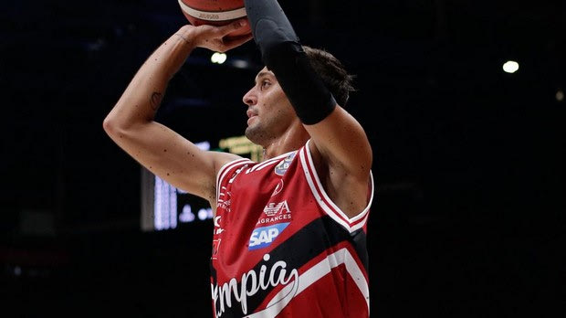 Κατοστάρα η Αρμάνι Μιλάνο στο πρώτο επίσημο ματς της σεζόν