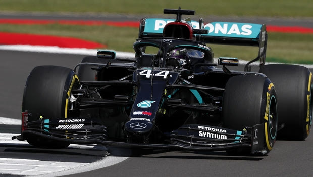 Formula 1: Στην pole position του Σίλβερστοουν ο Χάμιλτον